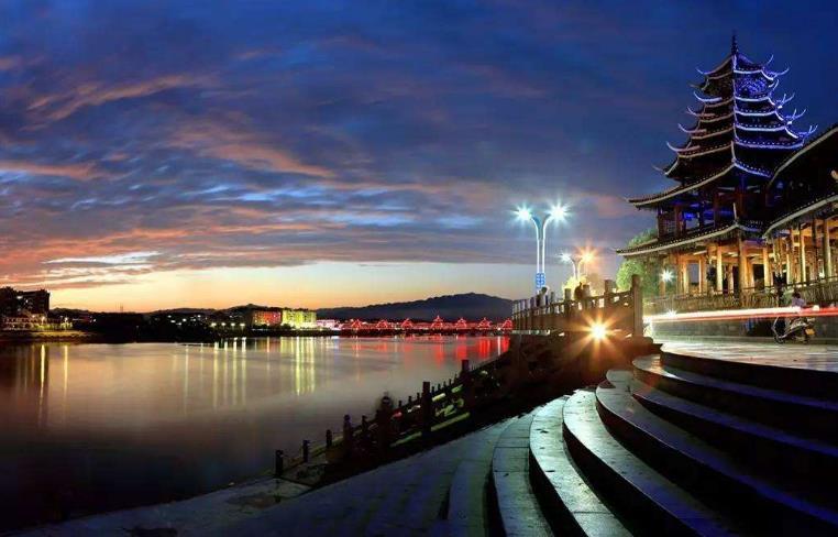 湘水楚山间，文人墨客寻胜抒怀之旅